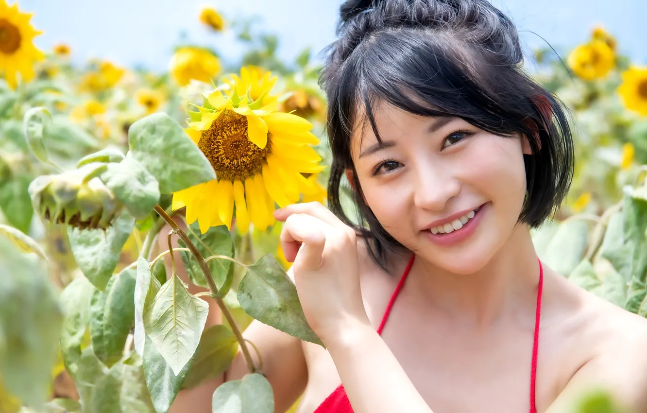 Фото обои Asian, Model, Flower, Smile, Bed, Woman, Pretty, Japanese