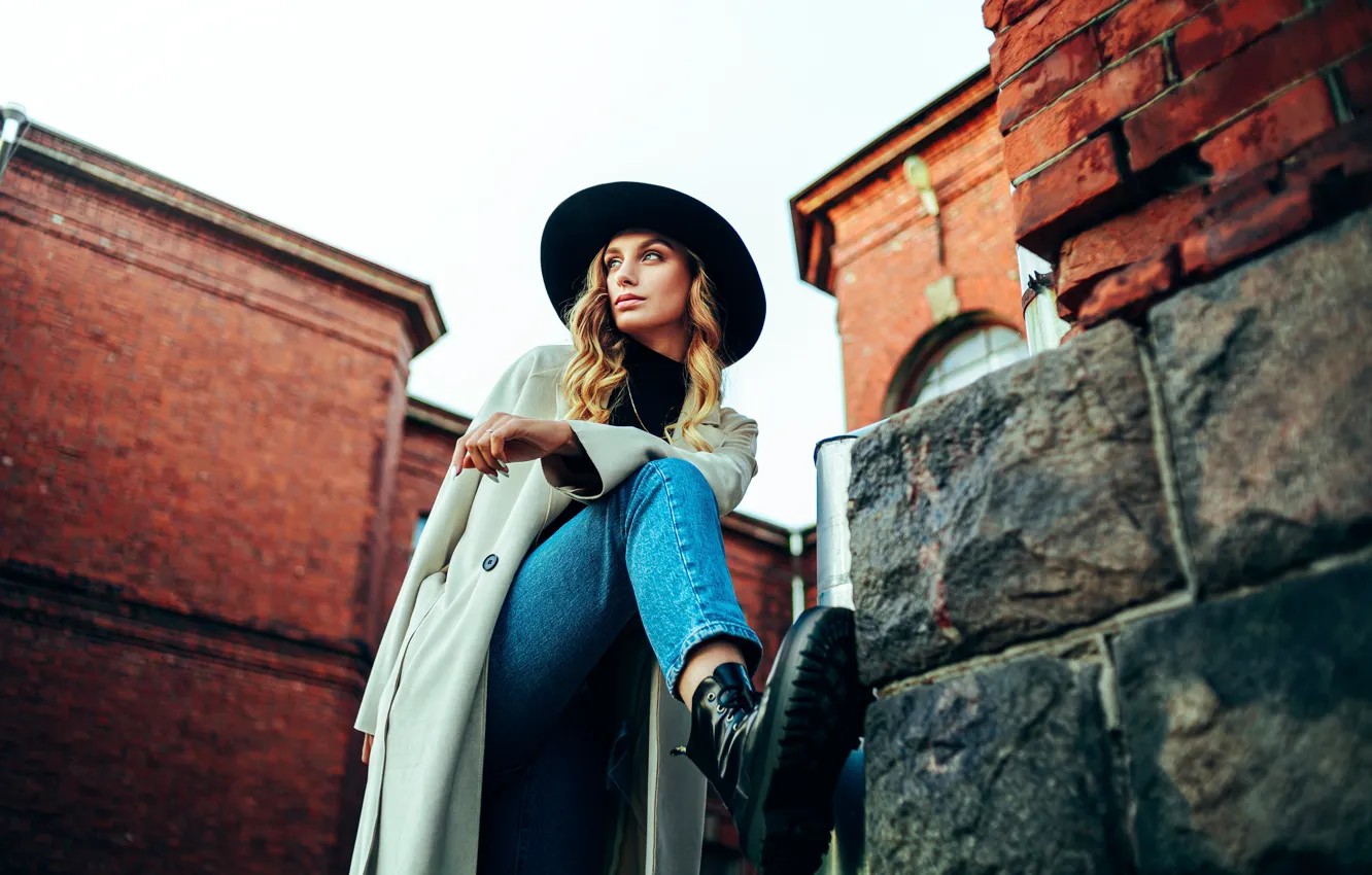 Фото обои Girl, Women, View, Brick, Andrey Zvyagintsev, Old Building