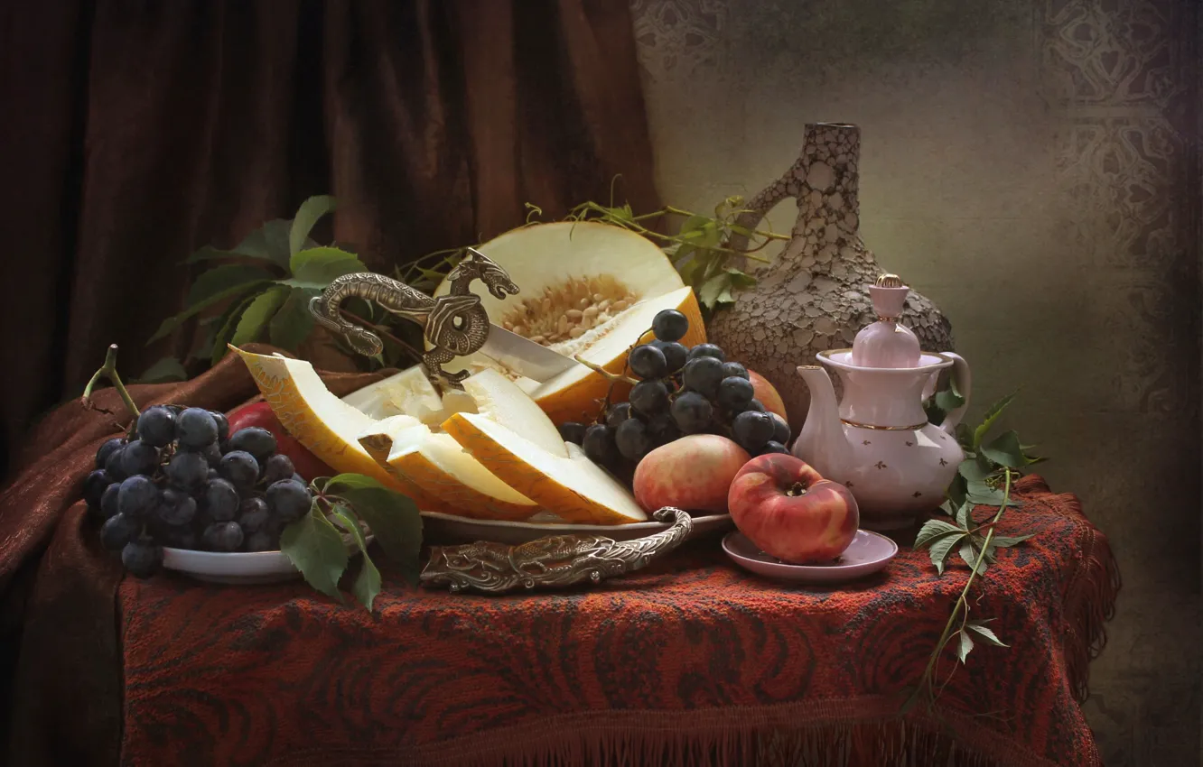 Фото обои дракон, чайник, виноград, фрукты, натюрморт, персик, дыня