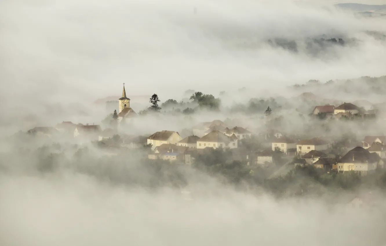 Фото обои туман, утро, церковь, городок, поселок