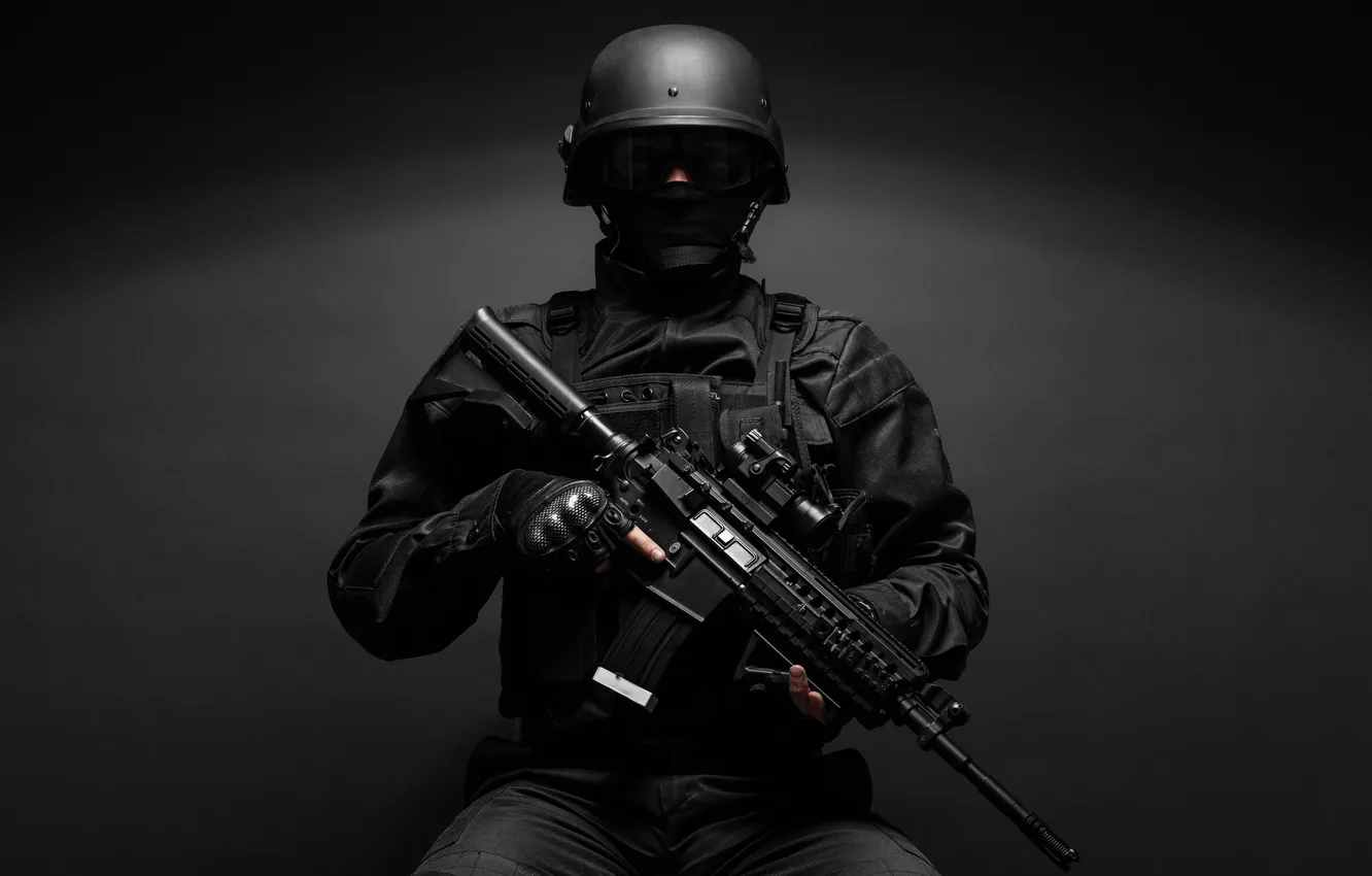 Фото обои soldier, weapon, warrior, machine gun