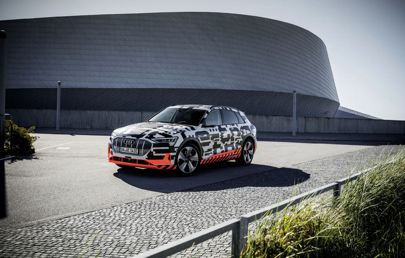Фото обои Audi, сооружение, стоянка, 2018, E-Tron Prototype