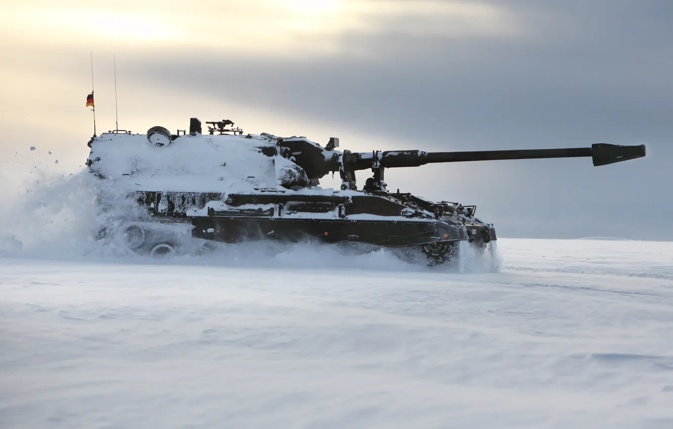Фото обои Зима, Германия, Снег, Winter, САУ, Panzerhaubitze 2000, Сбоку, Самоходная гаубица