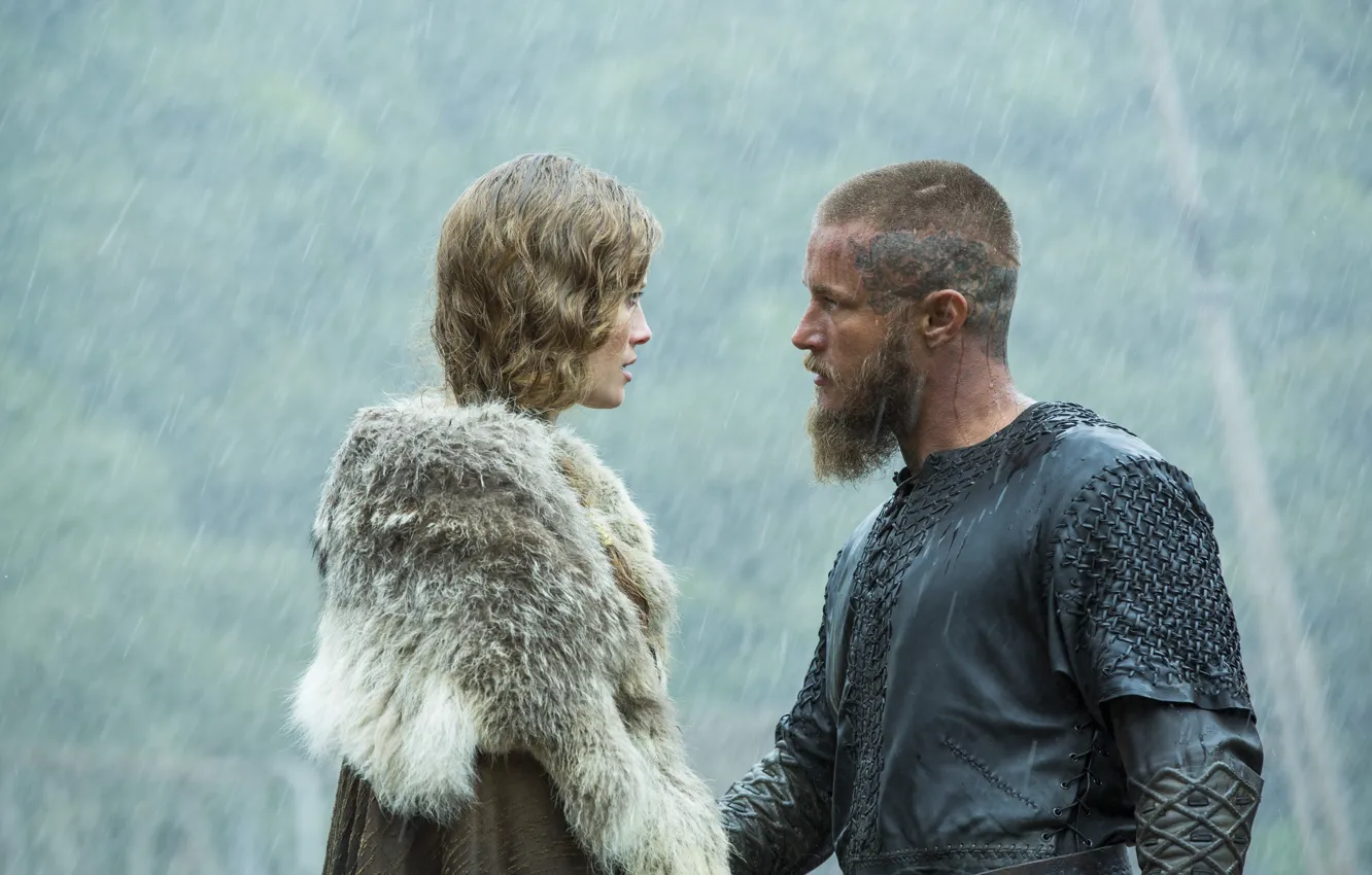 Фото обои дождь, взгляды, Vikings, Викинги, Travis Fimmel, Ragnar Lothbrok, Alyssa Sutherland, Aslaug