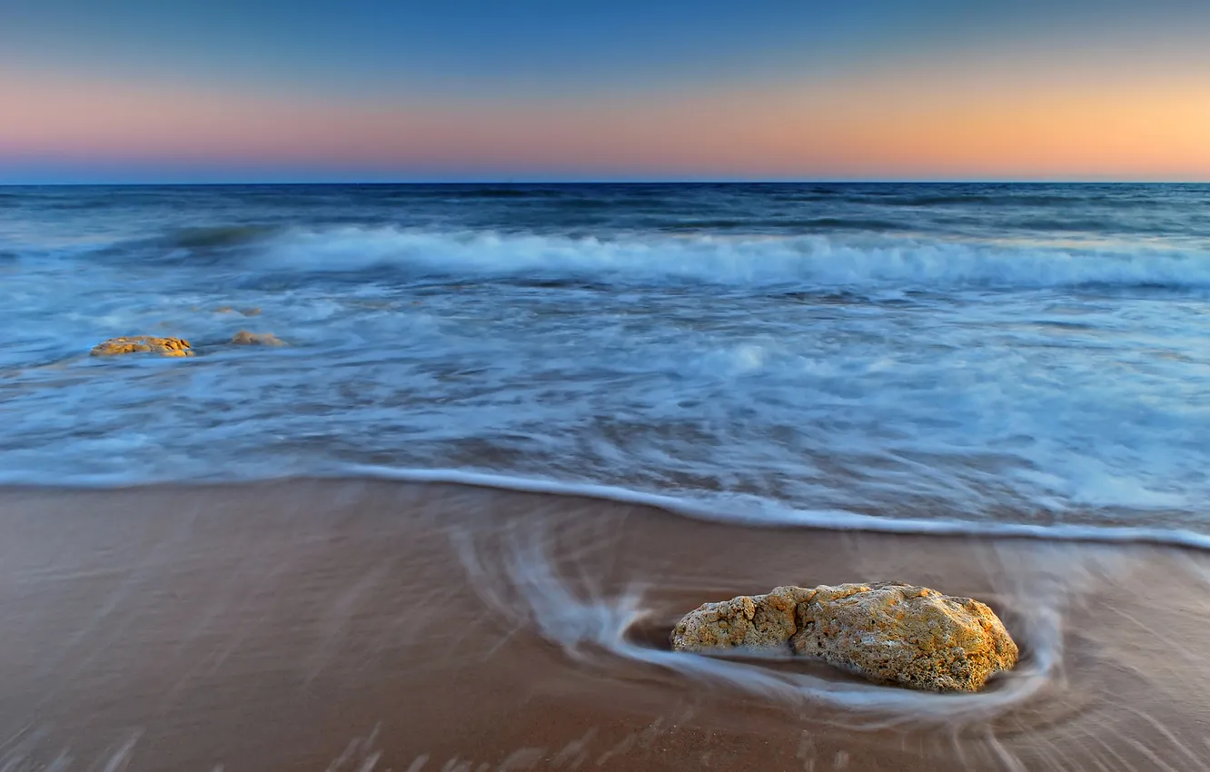 Фото обои песок, море, волны, закат, камни