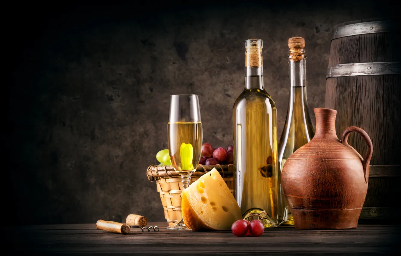 Фото обои вино, корзина, бокал, сыр, виноград, пробка, бутылки, кувшин