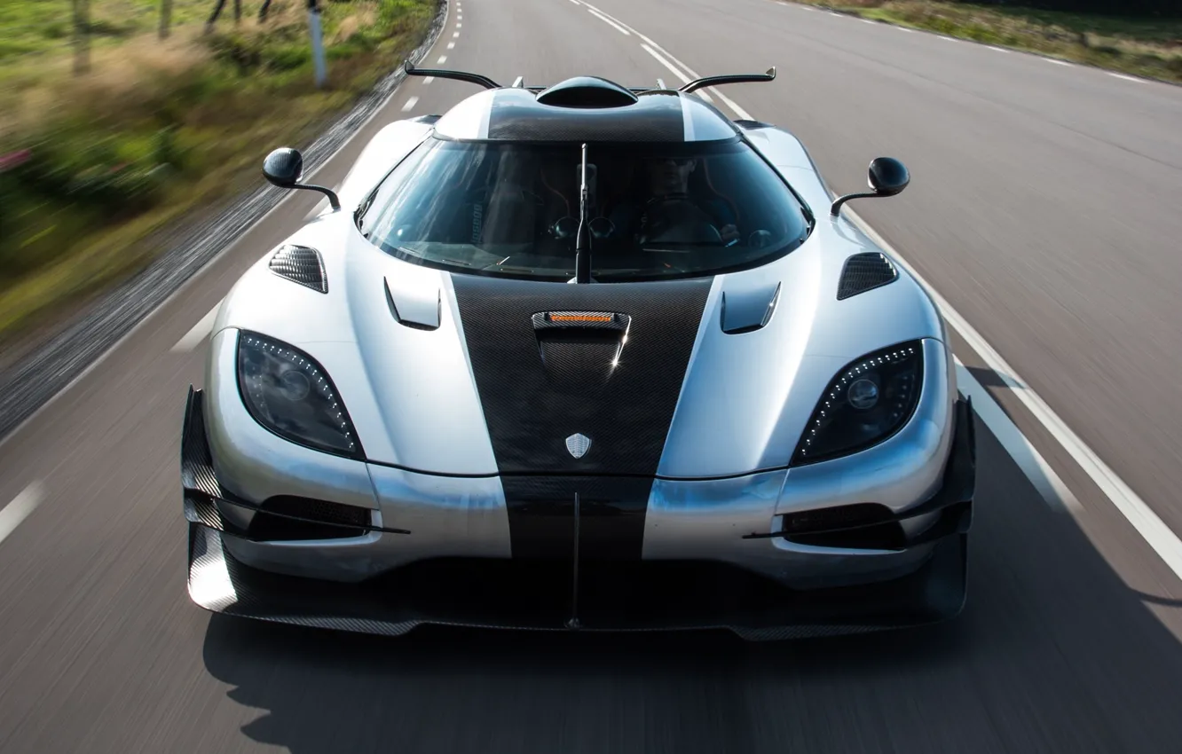 Фото обои дорога, машина, скорость, Koenigsegg, wallpaper, суперкар, auto, передок