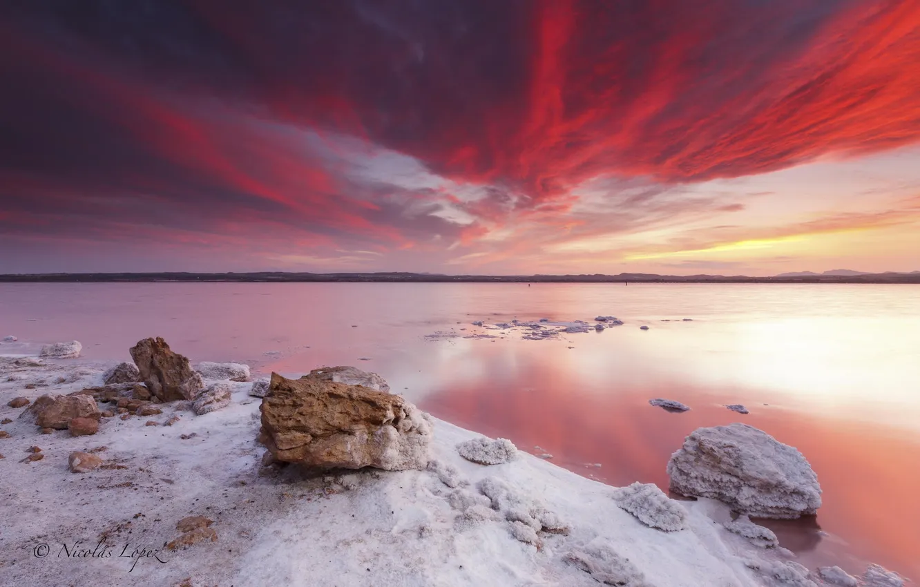 Фото обои пейзаж, закат, озеро, камни, берег, соль