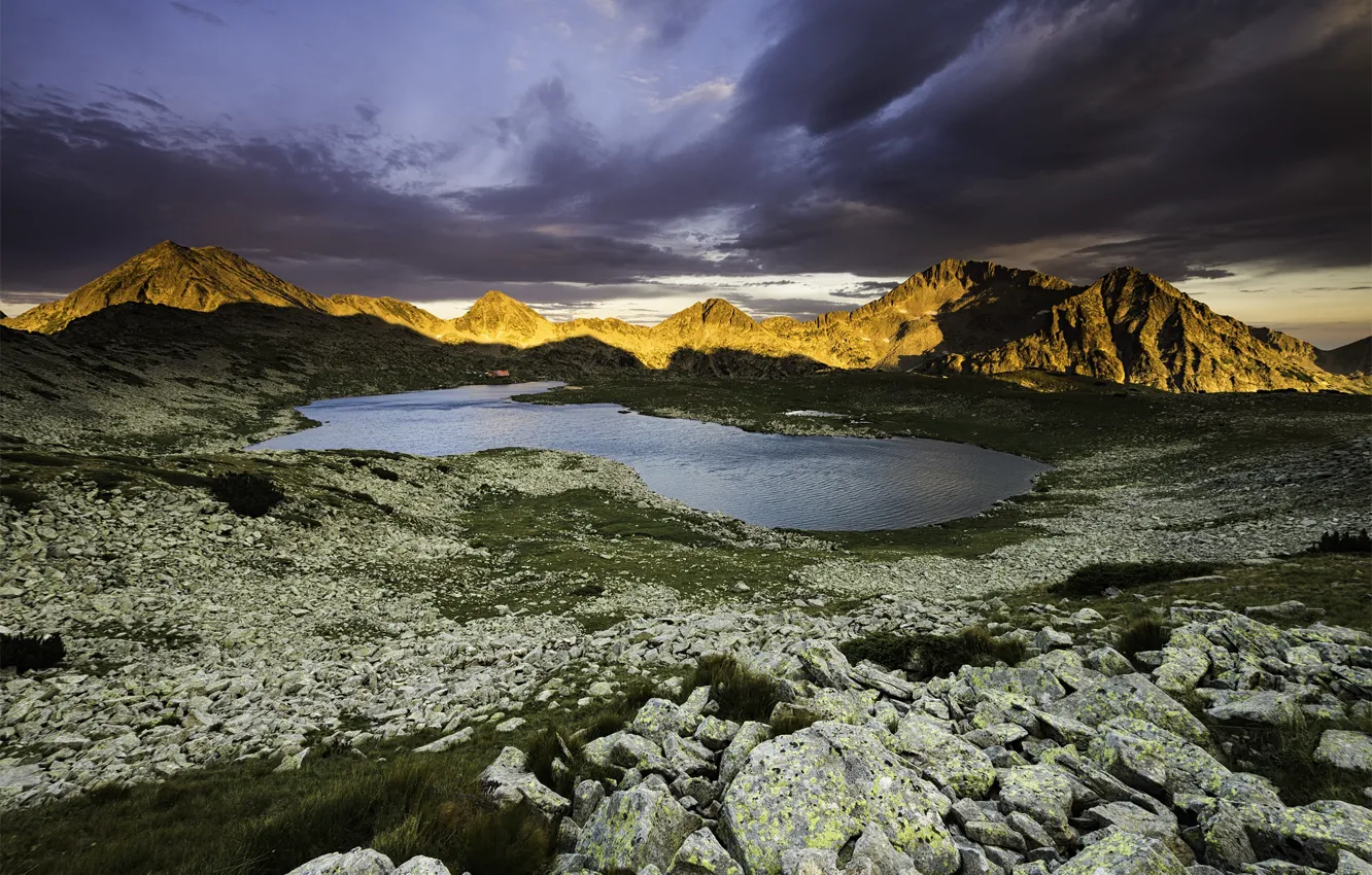 Фото обои пейзаж, горы, тучи, природа, озеро, камни, Болгария, Tevno