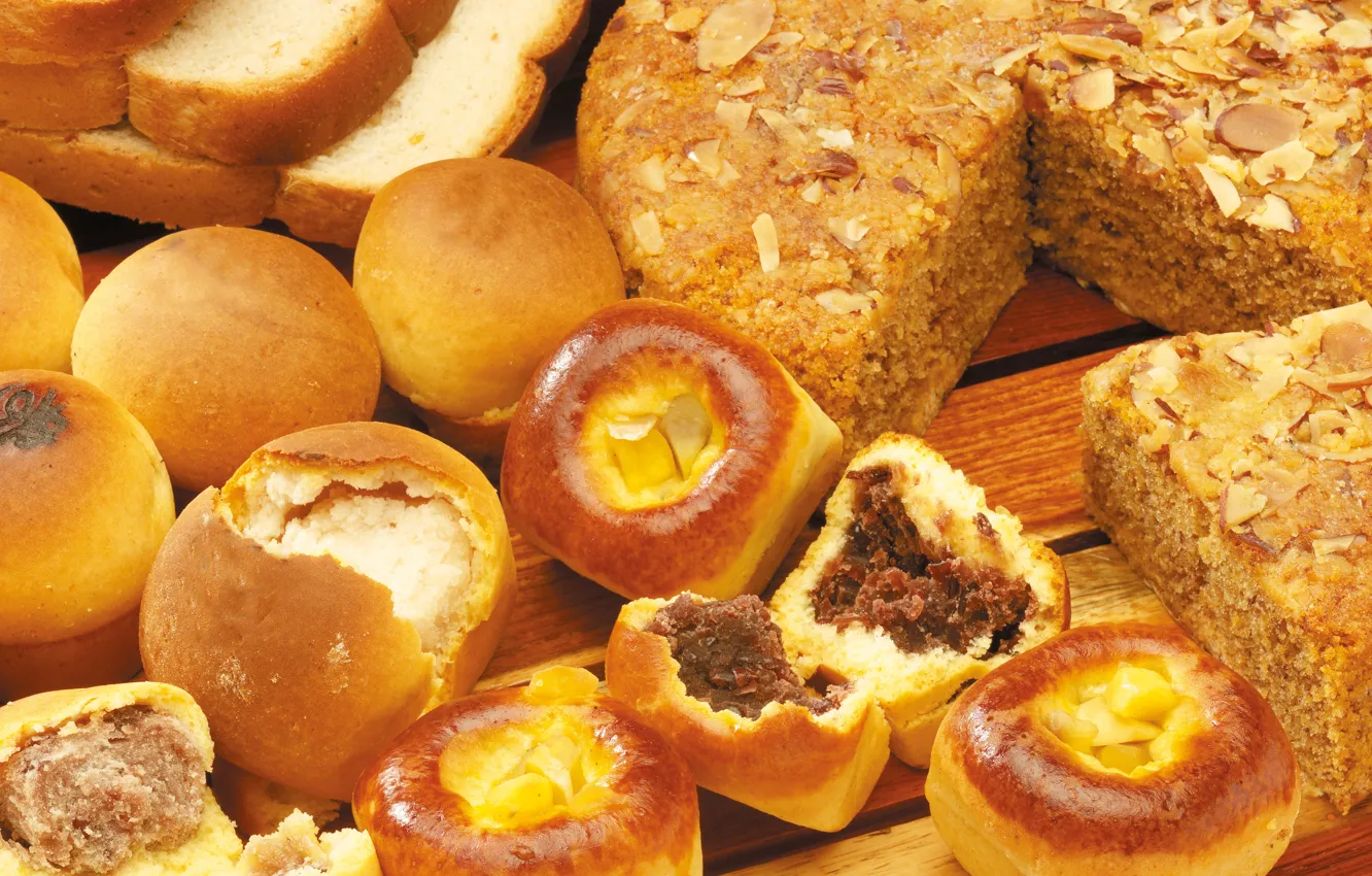 Фото обои стол, хлеб, пирог, орехи, сдоба, выпечка, начинка, булочки