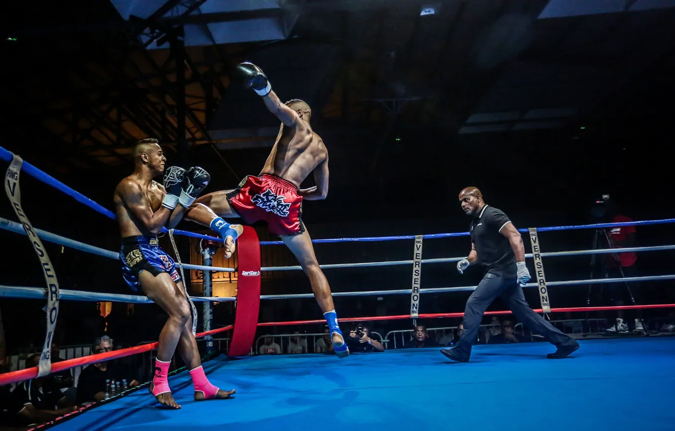 Фото обои атака, удар, ринг, тайский бокс, photographer, бойцы, прием, судья