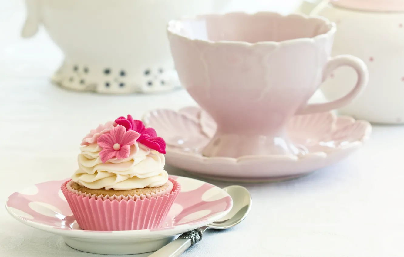 Фото обои белый, цветы, еда, посуда, розовые, пирожное, крем, десерт