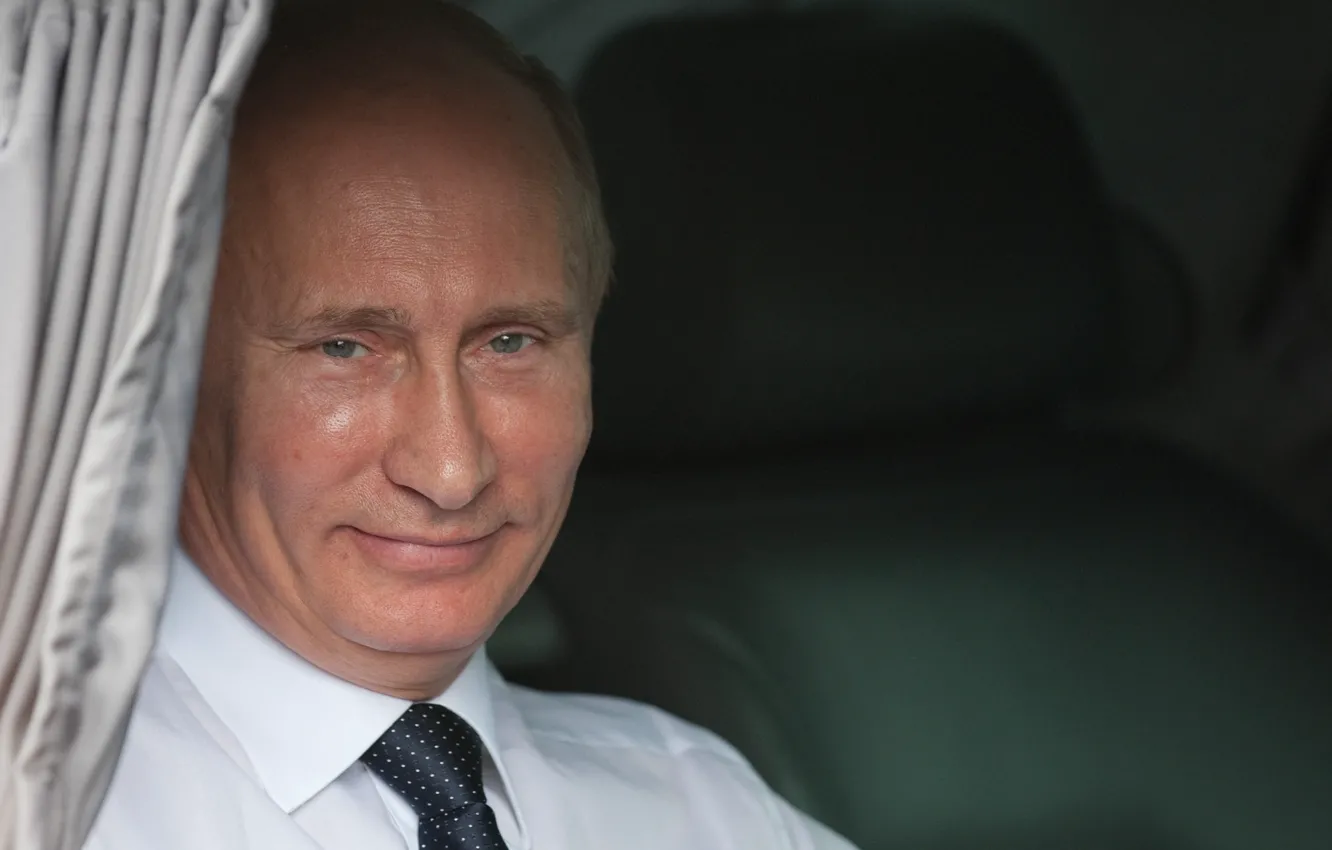 Фото обои Взгляд, Улыбка, Путин, Мужчина, 2011, Владимир Путин, Президент России, Vladimir Putin