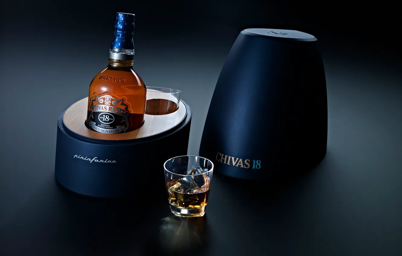 Фото обои бутылка, виски, whiskey, 18 years, Chivas Regal