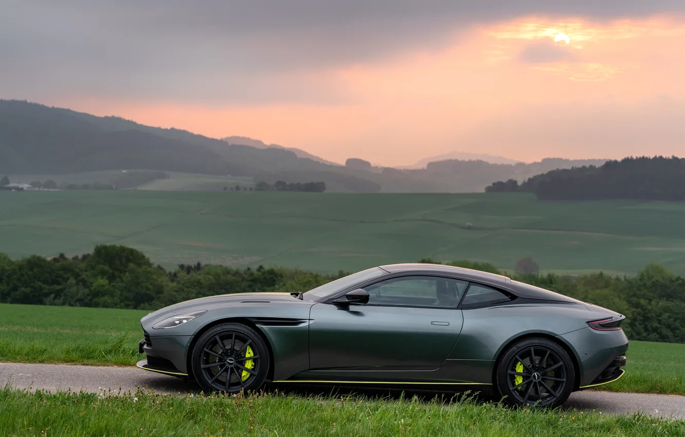 Фото обои закат, Aston Martin, вид сбоку, 2018, DB11, AMR, Signature Edition