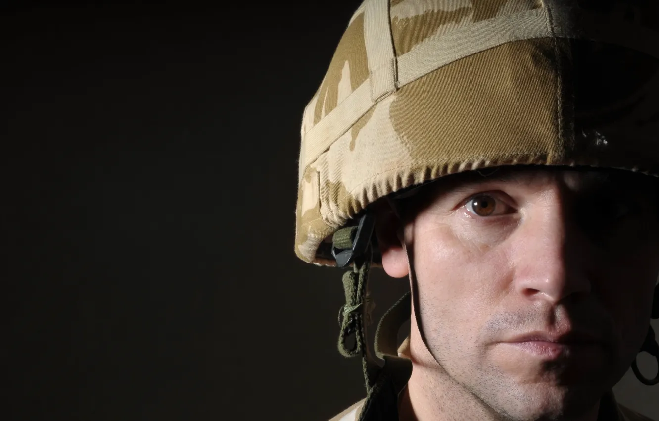 Фото обои soldier, look, helmet