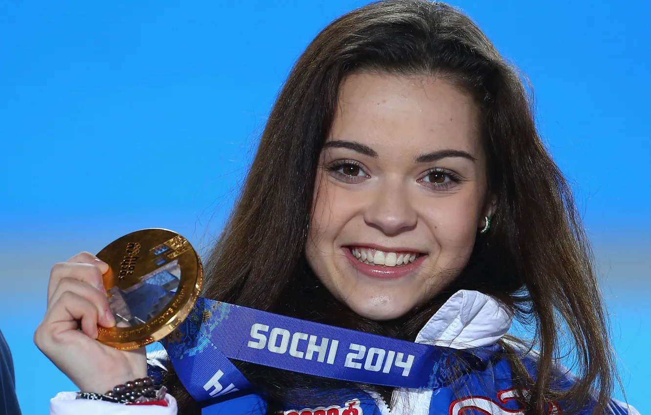 Фото обои улыбка, золото, фигурное катание, медаль, золотая, РОССИЯ, Сочи 2014, XXII Зимние Олимпийские Игры