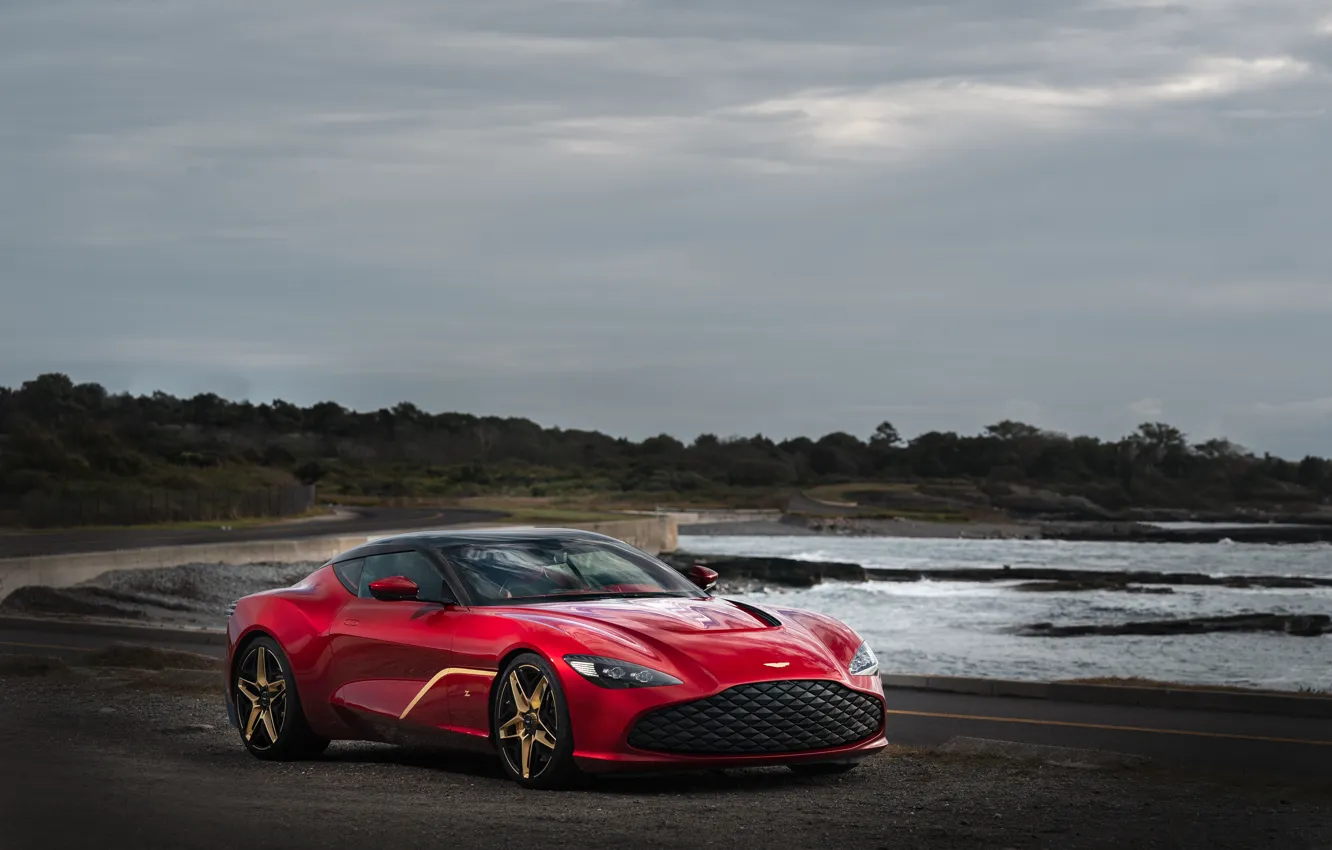 Фото обои красный, Aston Martin, побережье, купе, Zagato, 2020, V12 Twin-Turbo, DBS GT Zagato