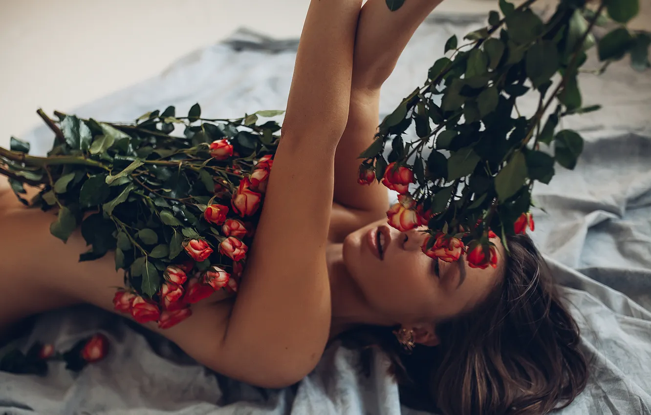 Фото обои розы, лепестки, фигура, Roma Roma, Полина Азарова