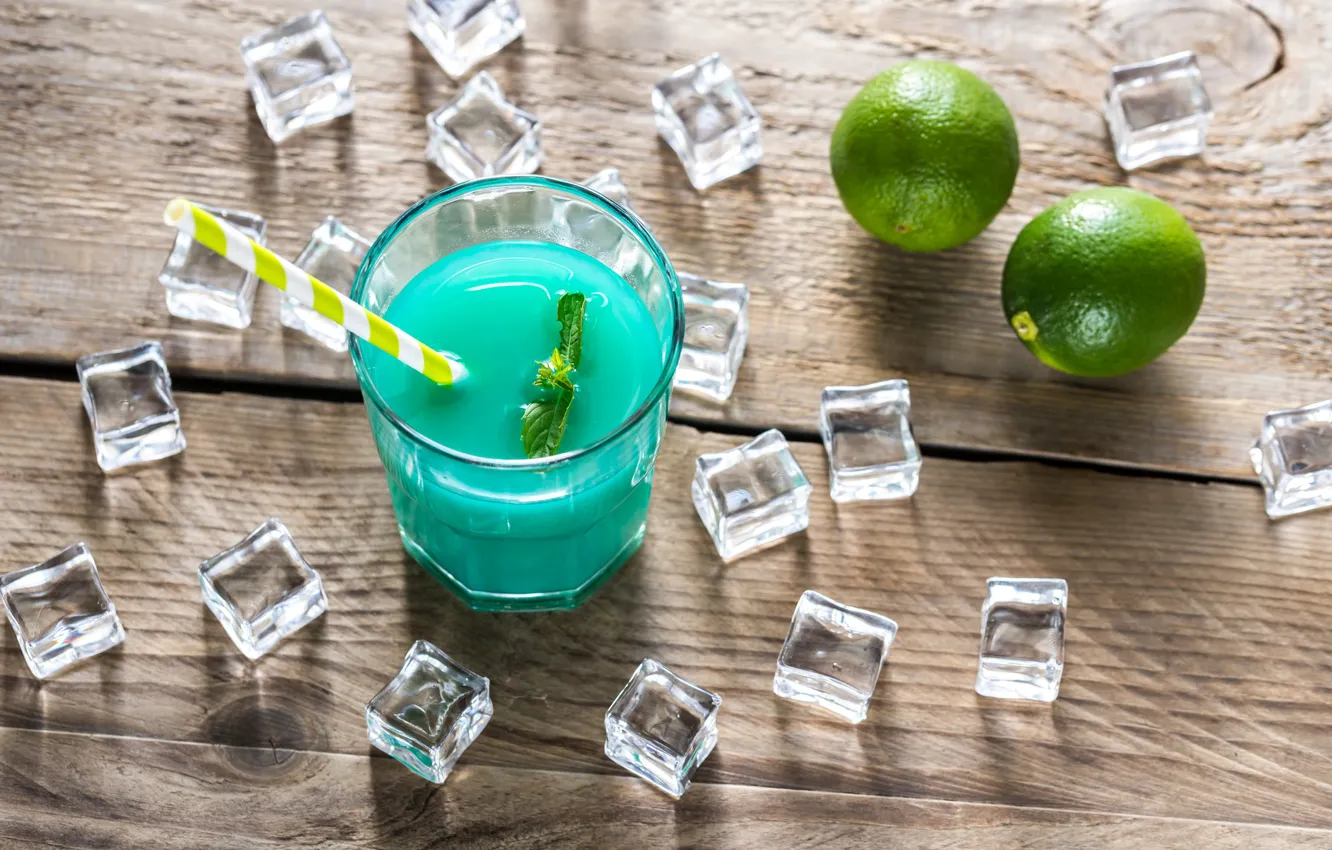 Фото обои лед, стакан, коктейль, лайм, голубая лагуна