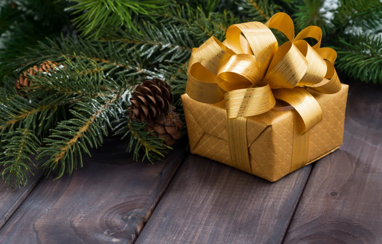 Фото обои подарок, елка, Новый Год, Рождество, happy, Christmas, wood, New Year