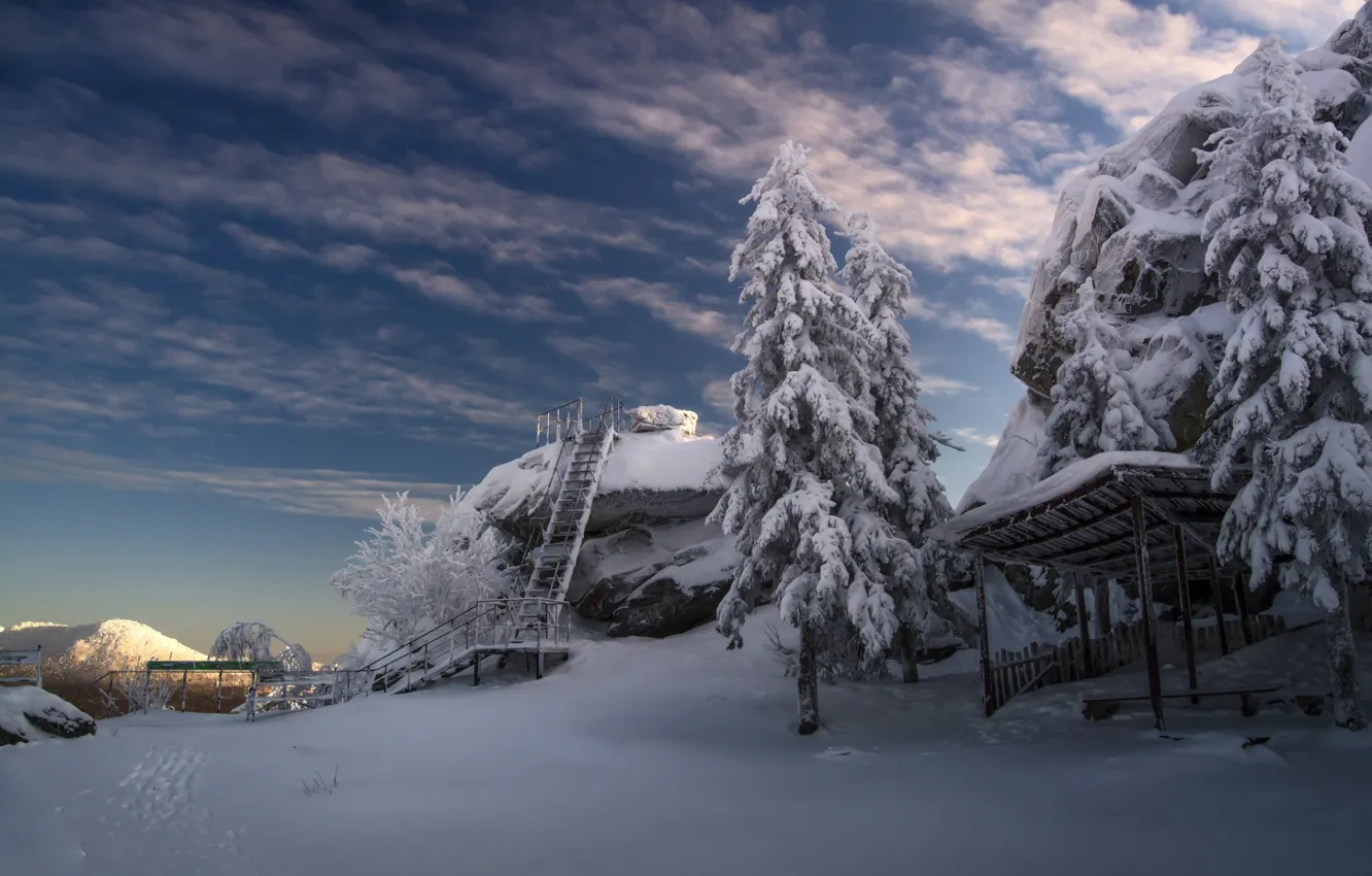Фото обои зима, облака, снег, национальный парк, Таганай, Чёрная скала