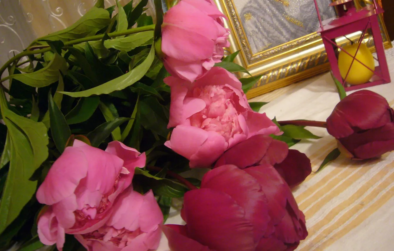 Фото обои свечи, пионы, икона