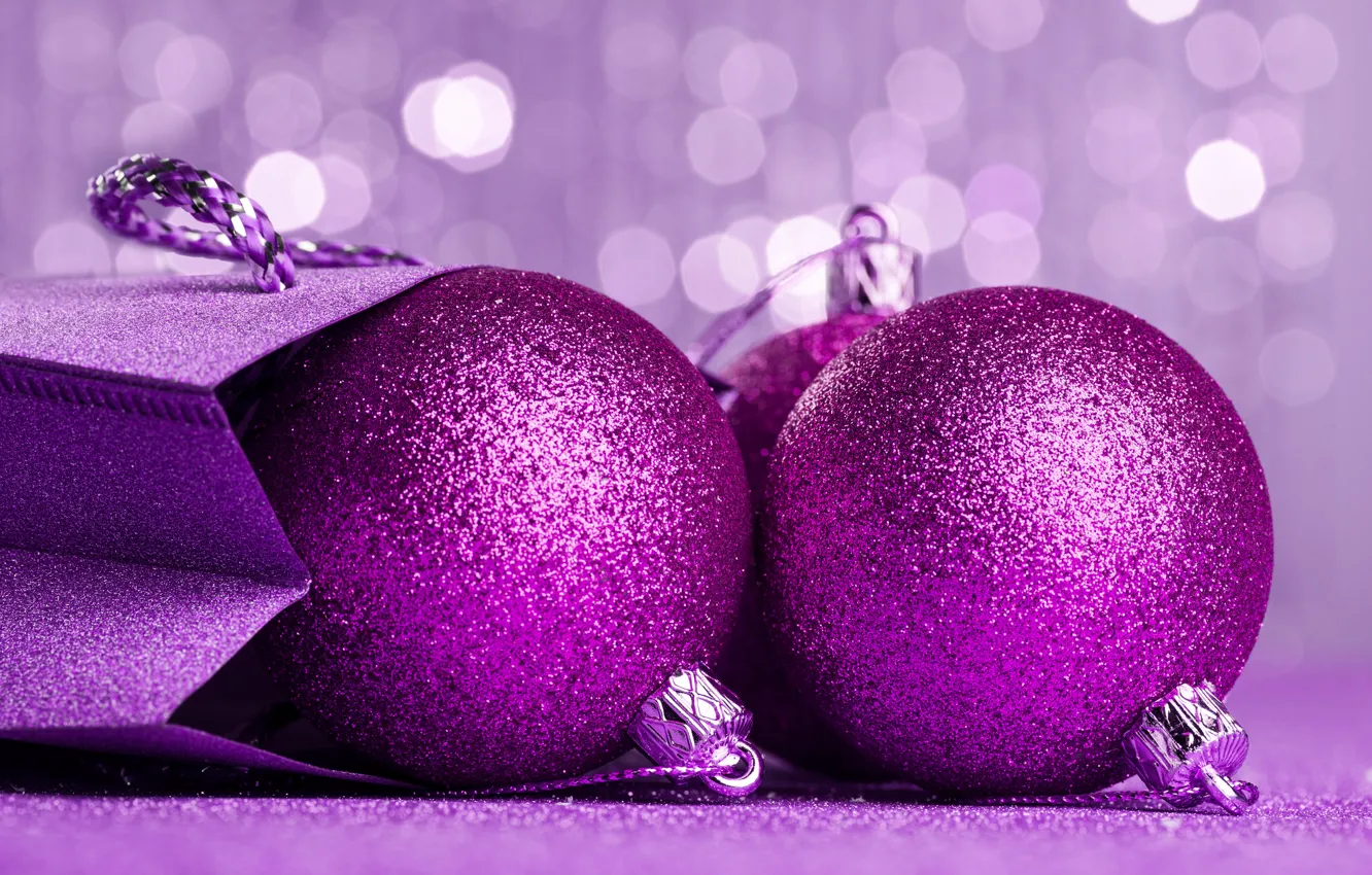 Фото обои крупный план, блики, фон, праздник, шары, пакет, Рождество, фиолетовые