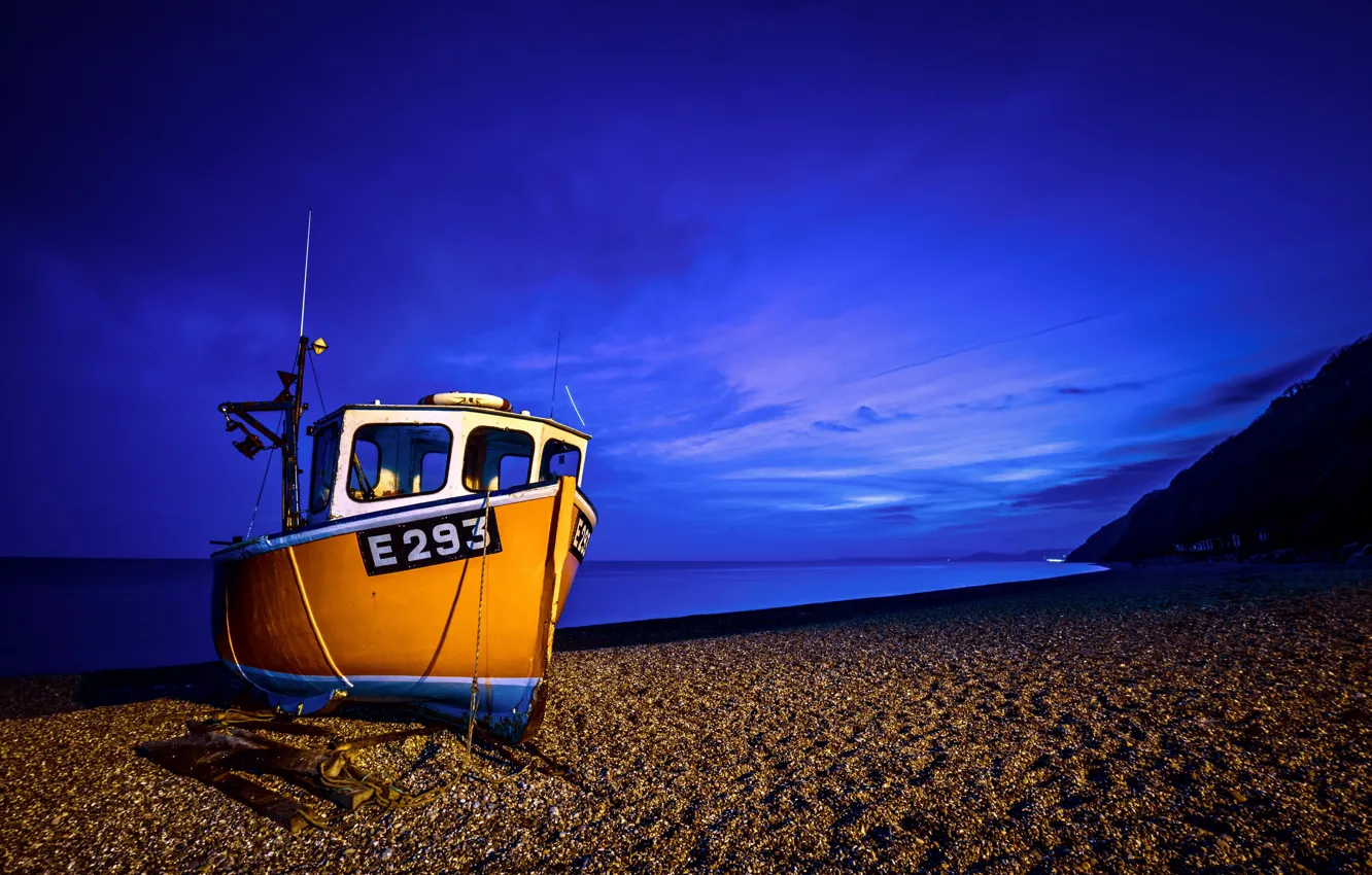 Фото обои море, пляж, побережье, Англия, залив, Devon, баркас, England