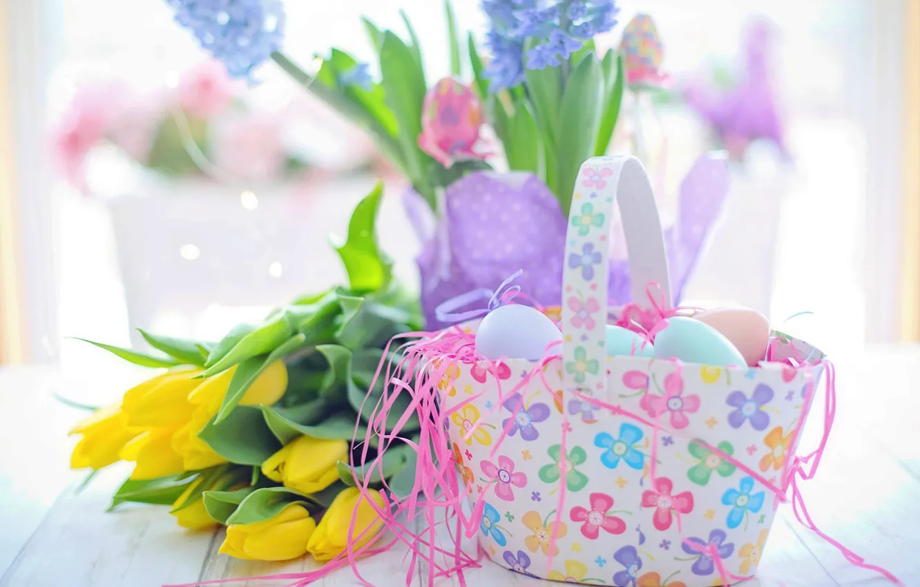 Фото обои цветы, корзина, яйца, Пасха, тюльпаны, гиацинты