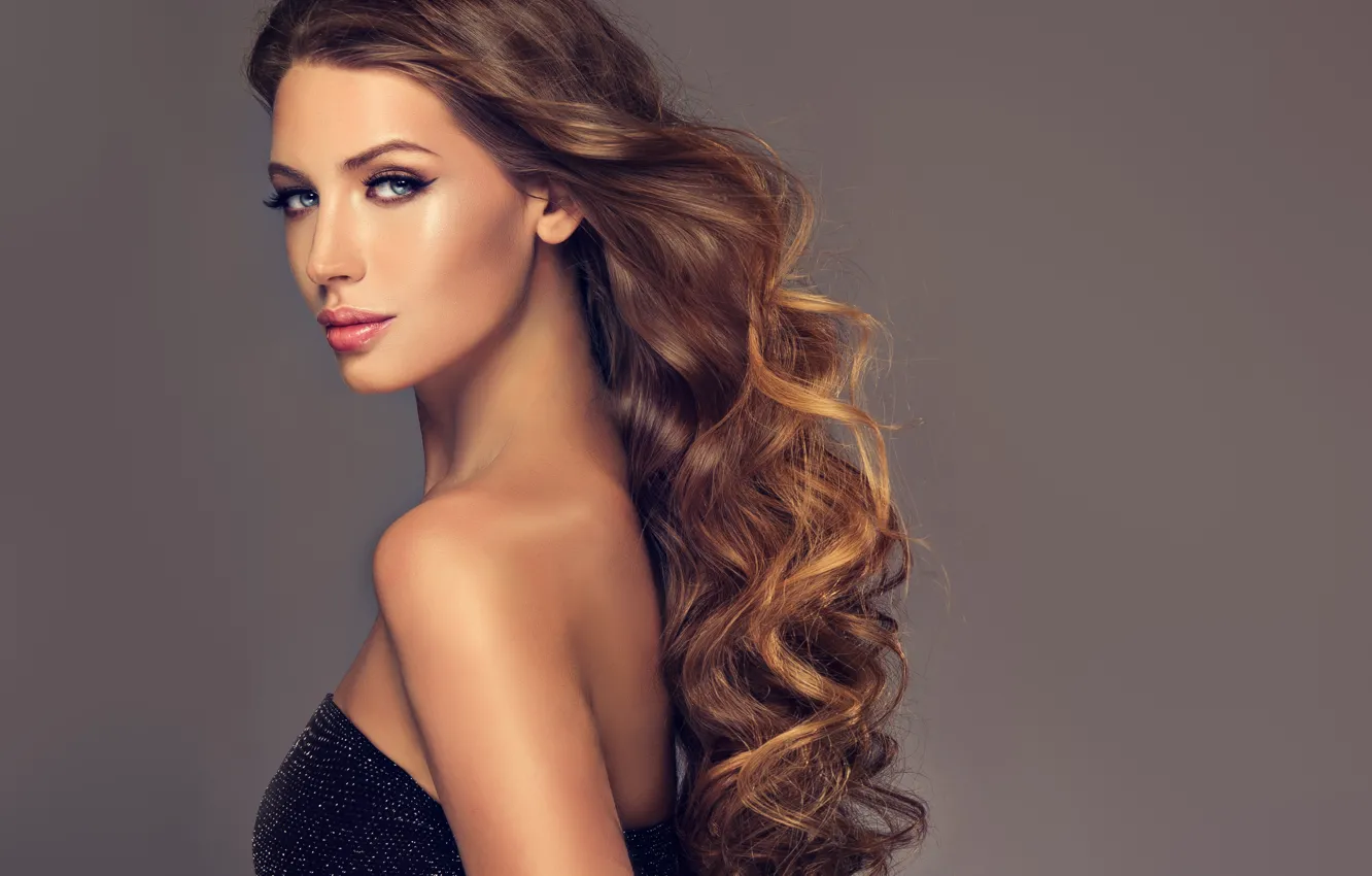Фото обои взгляд, девушка, ресницы, макияж, прическа, голубые глаза, кудри, model