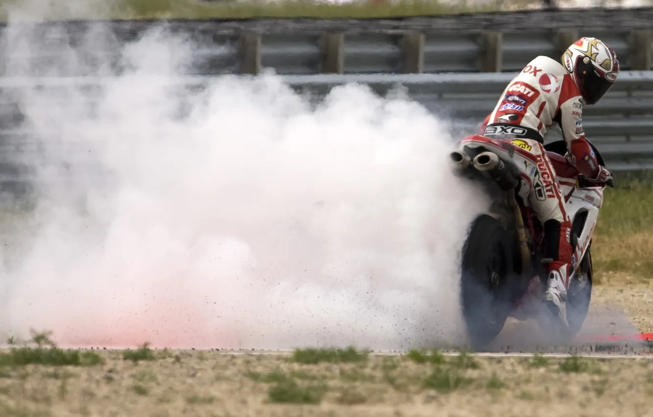 Фото обои дым, world superbike, michel fabrizio, ducati 1098r