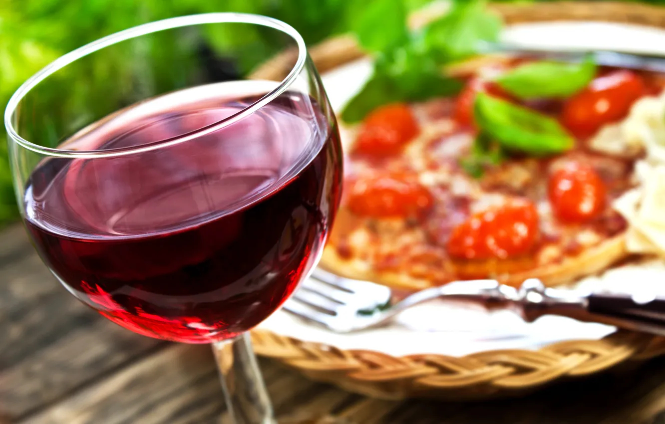 Фото обои вино, красное, бокал, еда, пицца, блюдо