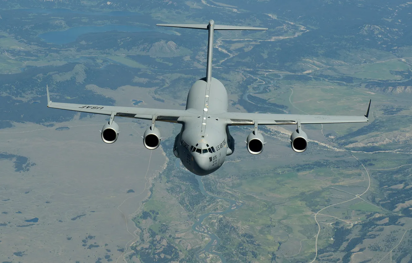 Фото обои полет, ландшафт, самолёт, стратегический, военно-транспортный, C-17, McDonnell Douglas, Globemaster III
