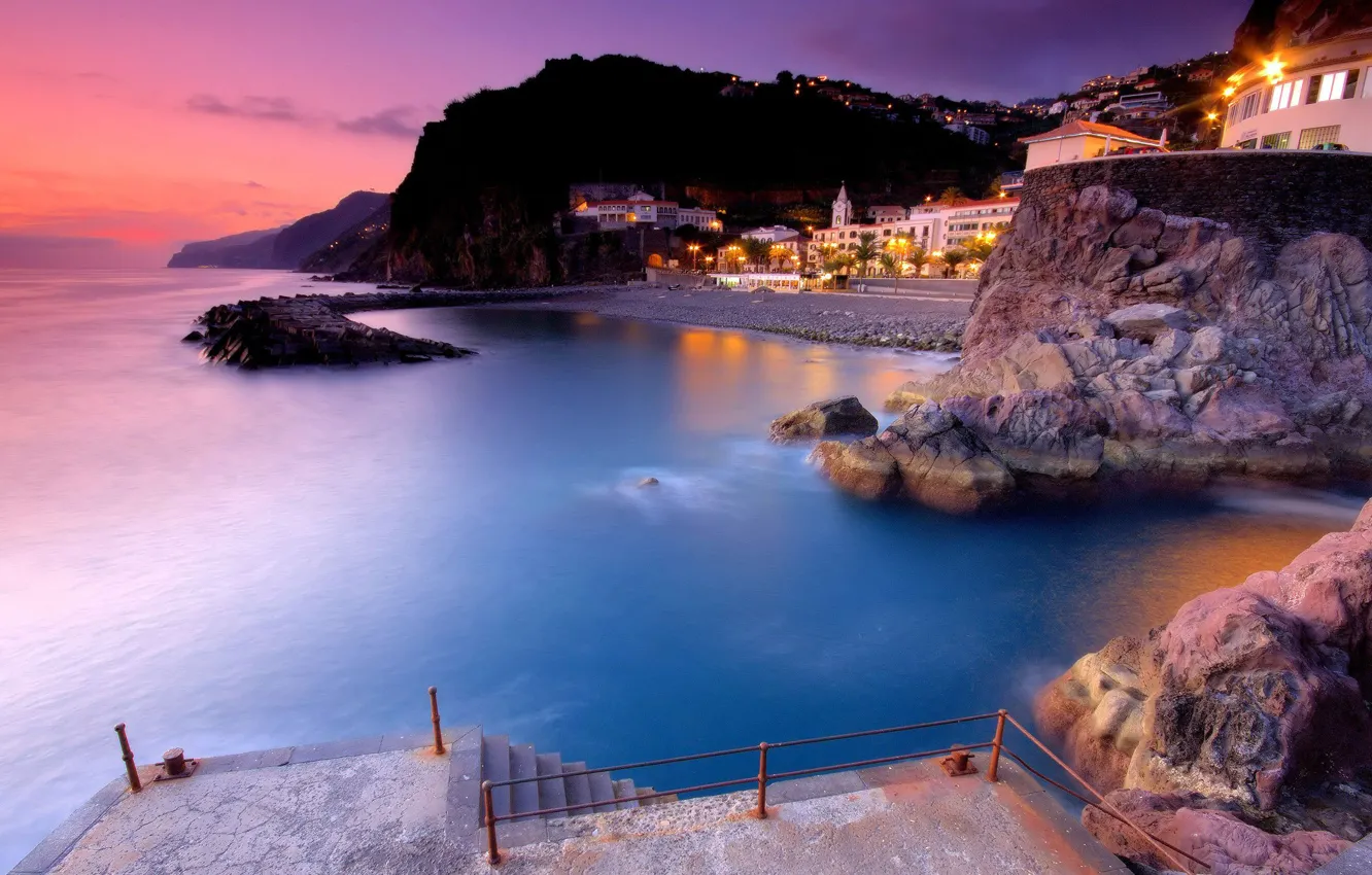 Фото обои пляж, город, огни, скалы, дома, пирс