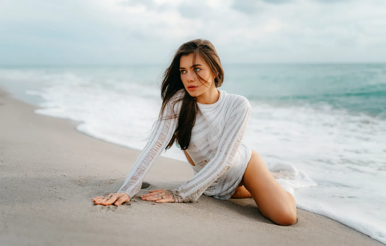 Фото обои море, пляж, девушка, поза, океан, платье, длинные волосы, Кристина