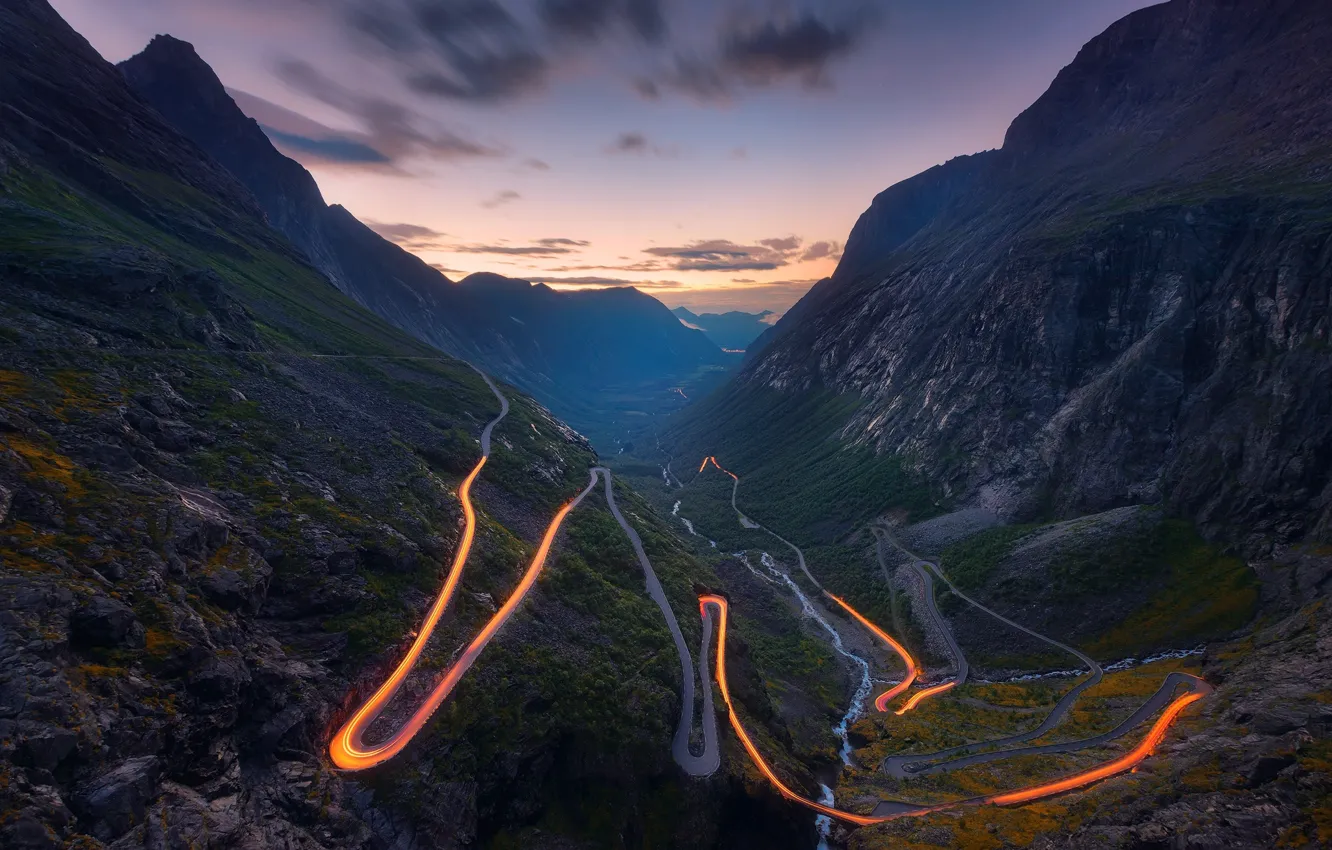 Фото обои дорога, свет, горы, выдержка, долина