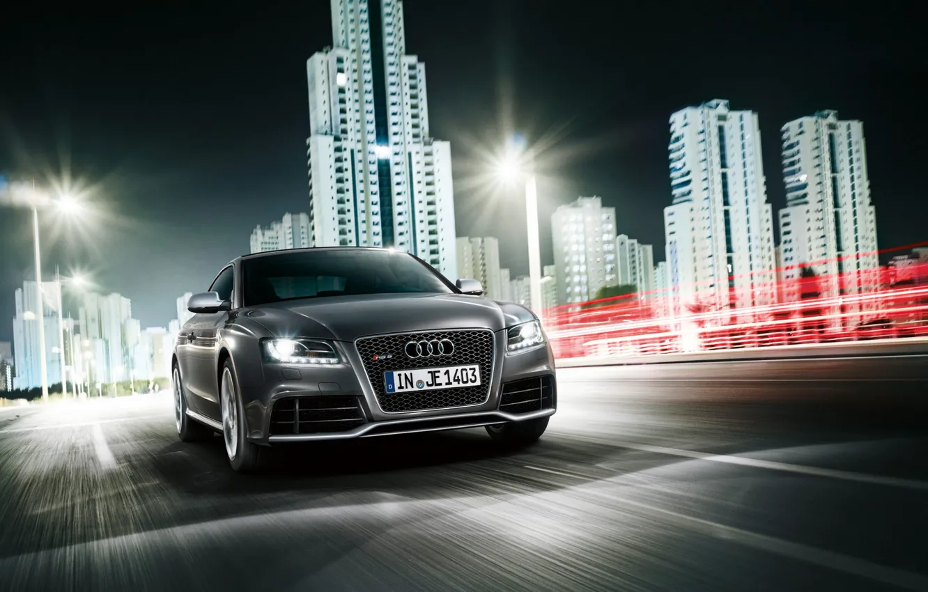 Фото обои серый, Audi, скорость, RS5, город ночь