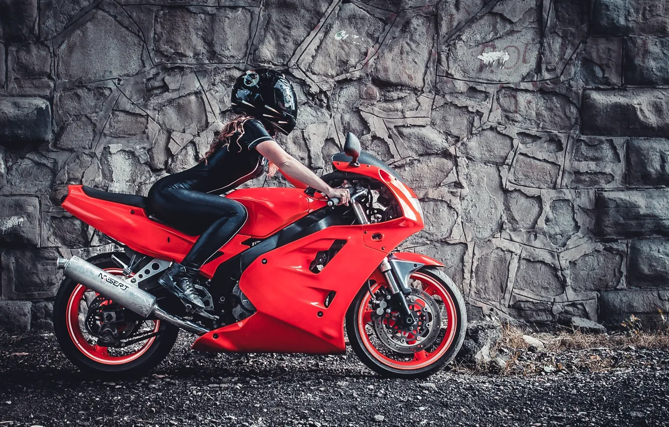 Фото обои Girl, Red, Model, Side, Wheels, Brake, Hair, Motocycle