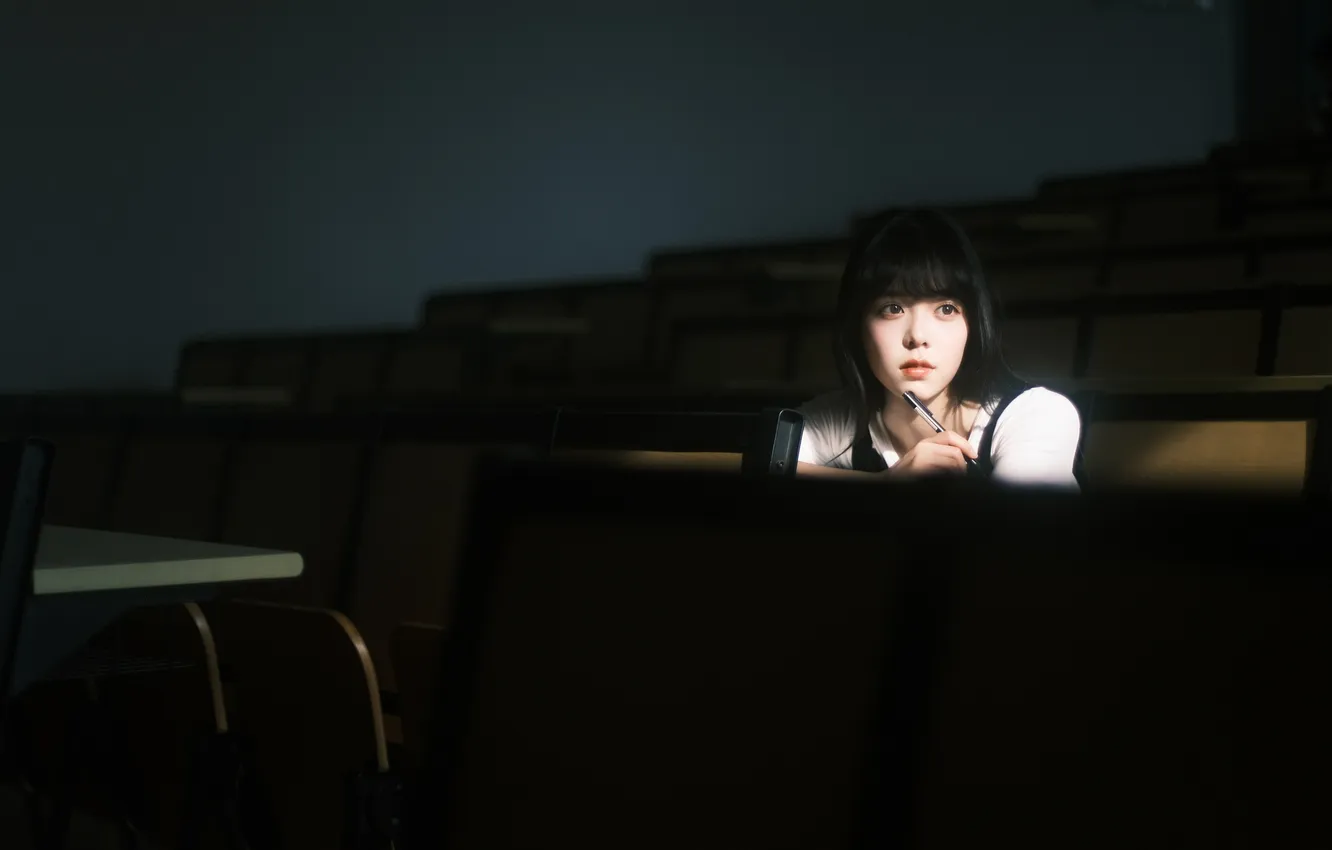 Фото обои Dark, Beautiful, Asian, Model, Woman, Cute, Desk, Pretty