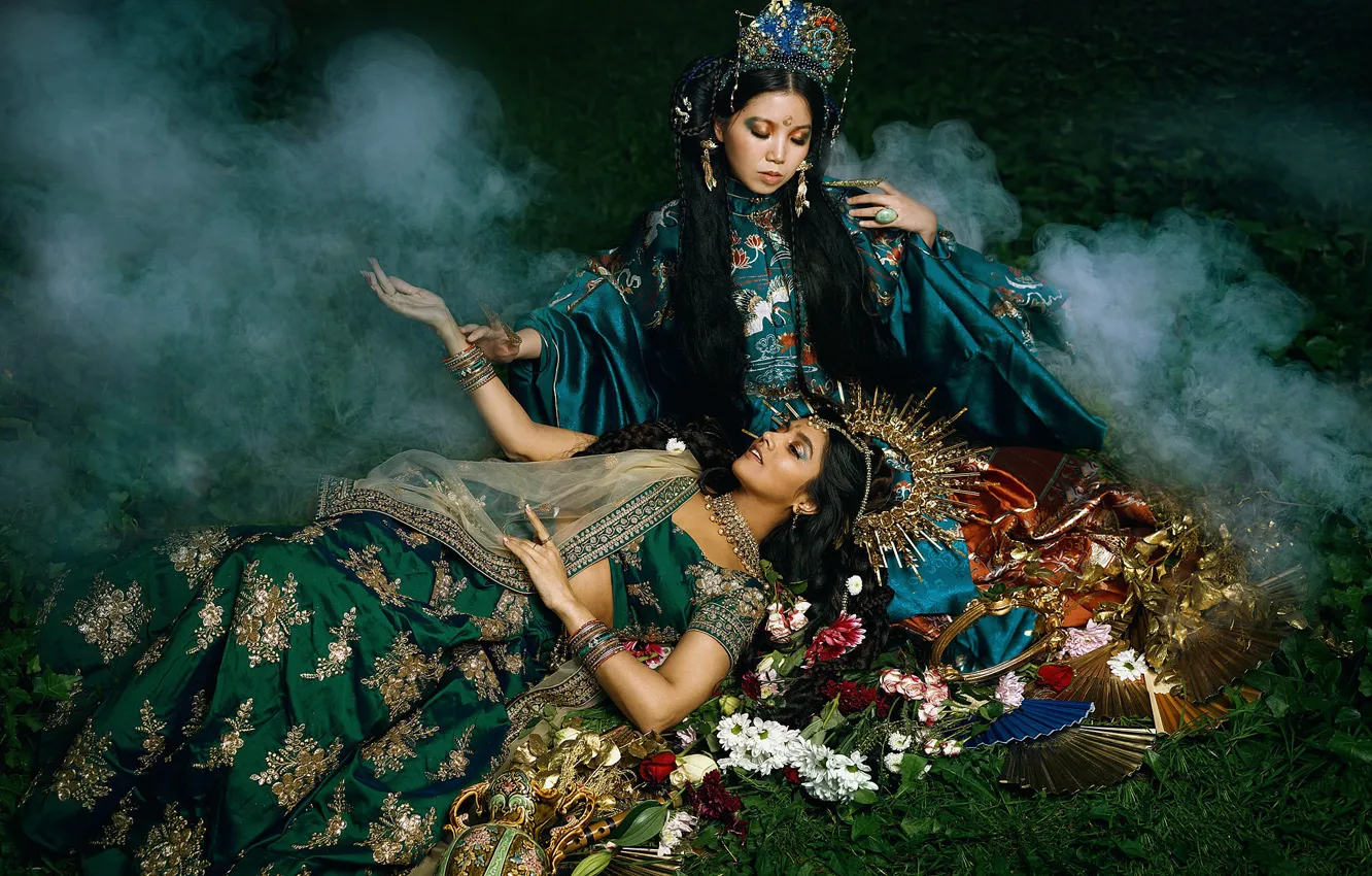 Фото обои цветы, стиль, азия, восток, две девушки, платья, Bella Kotak