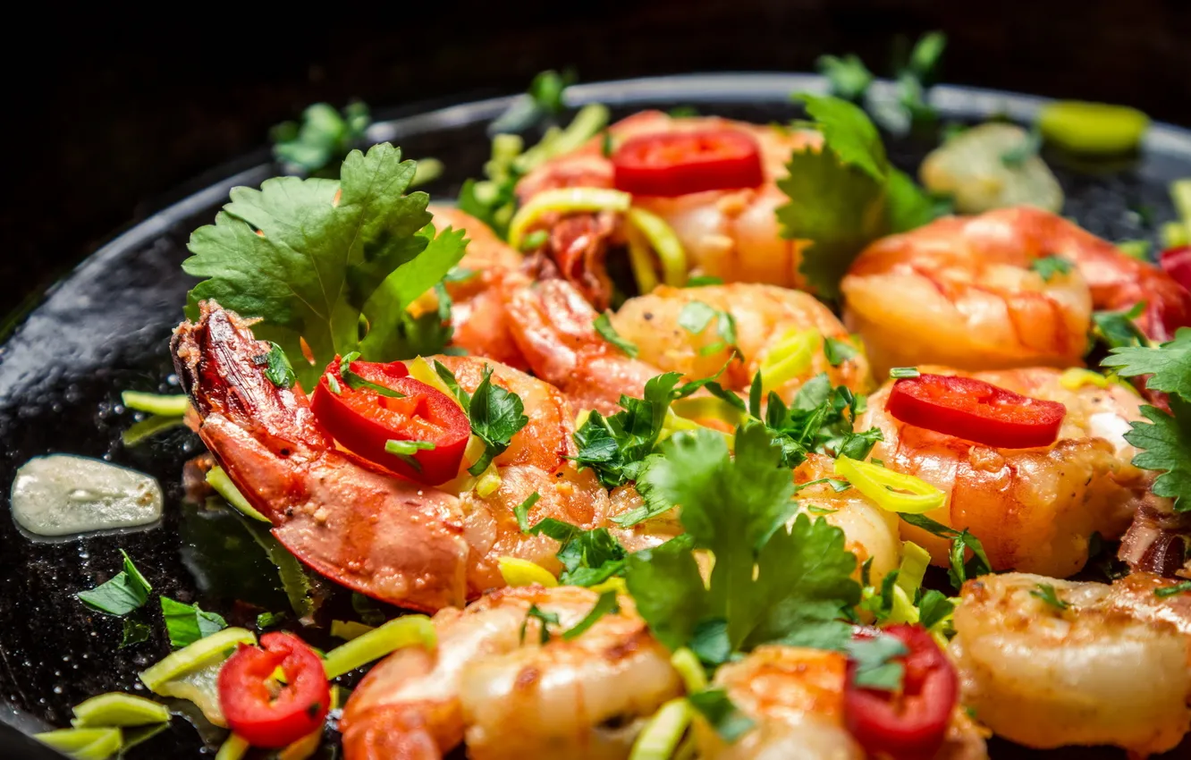 Фото обои макро, еда, Closeup of shrimps on pan with garlic