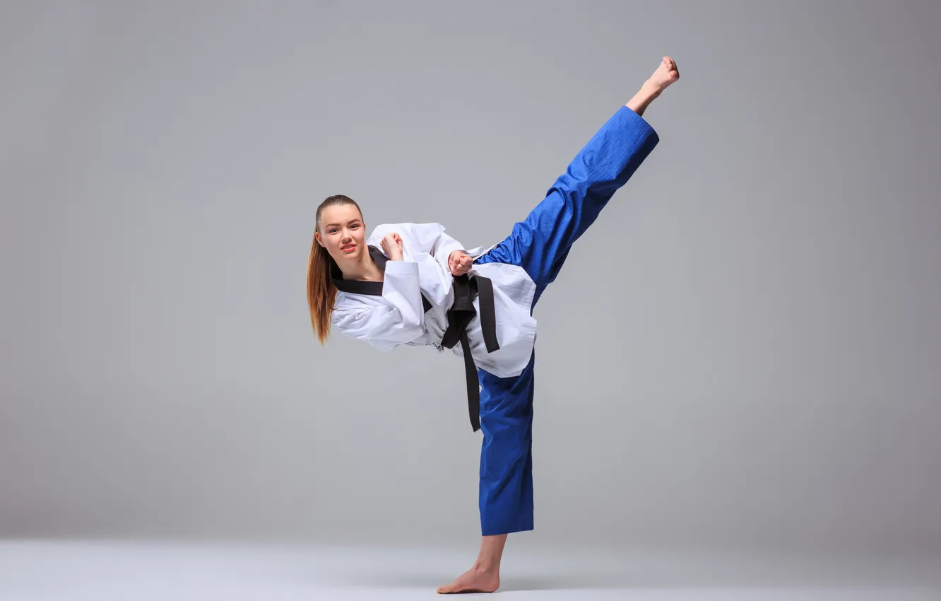 Фото обои girl, black, belt, karate