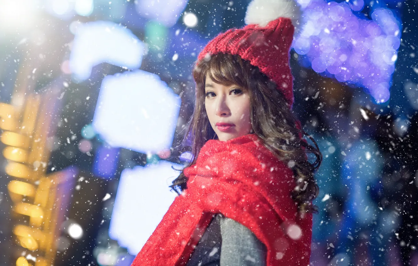 Фото обои взгляд, снег, шапка, шарф, азиатка