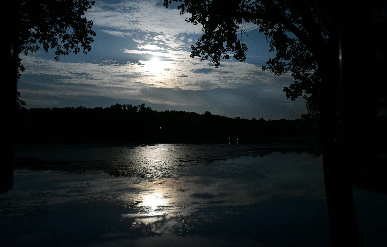 Фото обои clouds, moonlight, reflection in the water