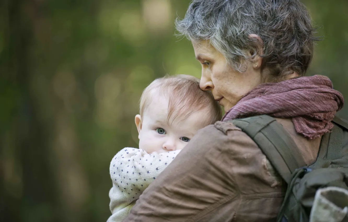 Фото обои ребенок, The Walking Dead, Ходячие Мертвецы, Кэрол, Melissa McBride, Мелисса МакБрайд, Джудит