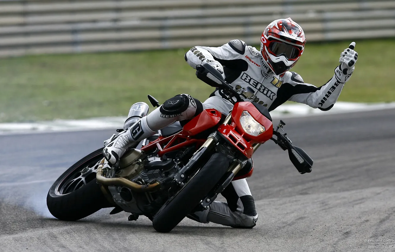 Фото обои поворот, занос, вираж, мотоцикл, байк, Ducati, bike, дукати
