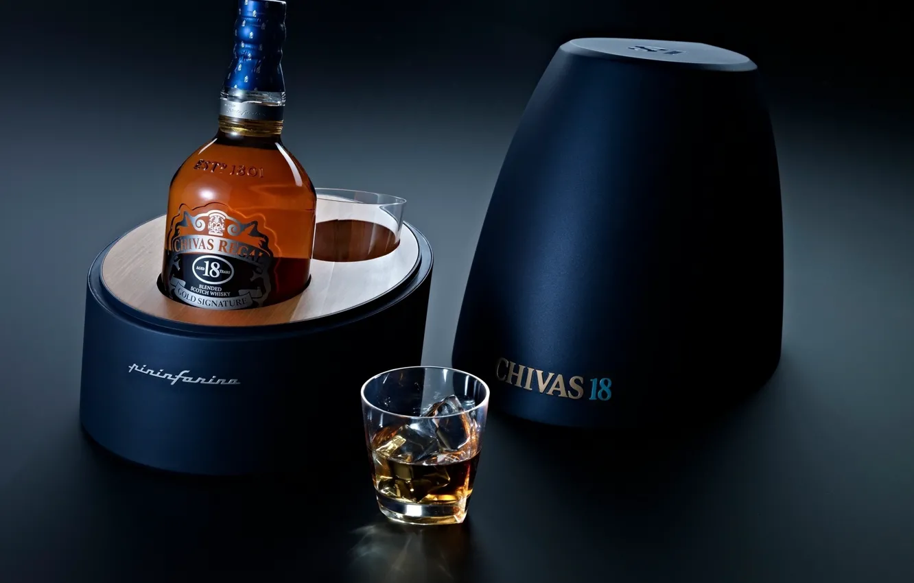 Фото обои Whisky Chiva, quality alcoholic beverage, decorative case