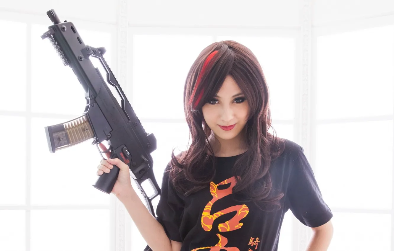 Фото обои взгляд, девушка, свет, оружие, брюнетка, HK G36