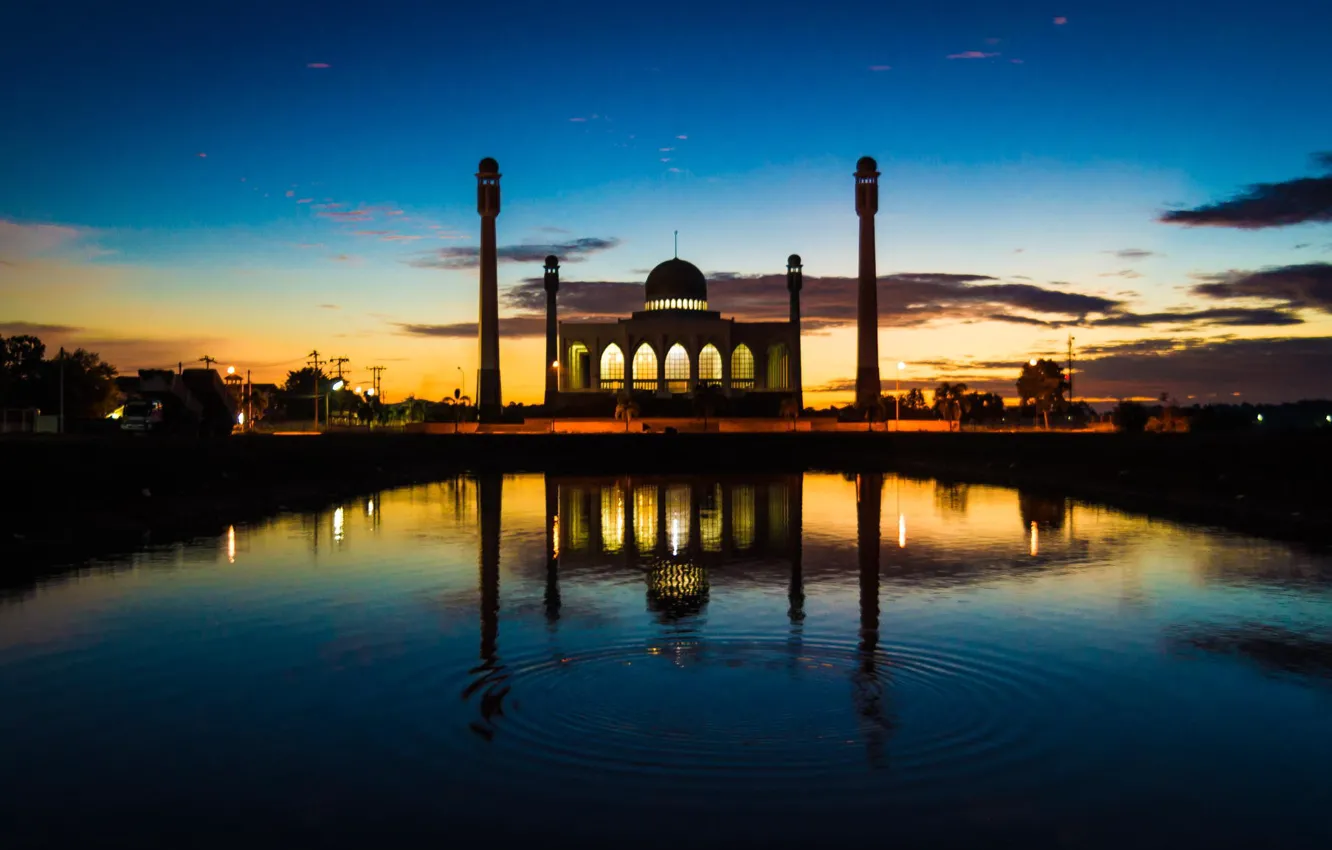 Фото обои закат, город, здание, фонтан, мечеть